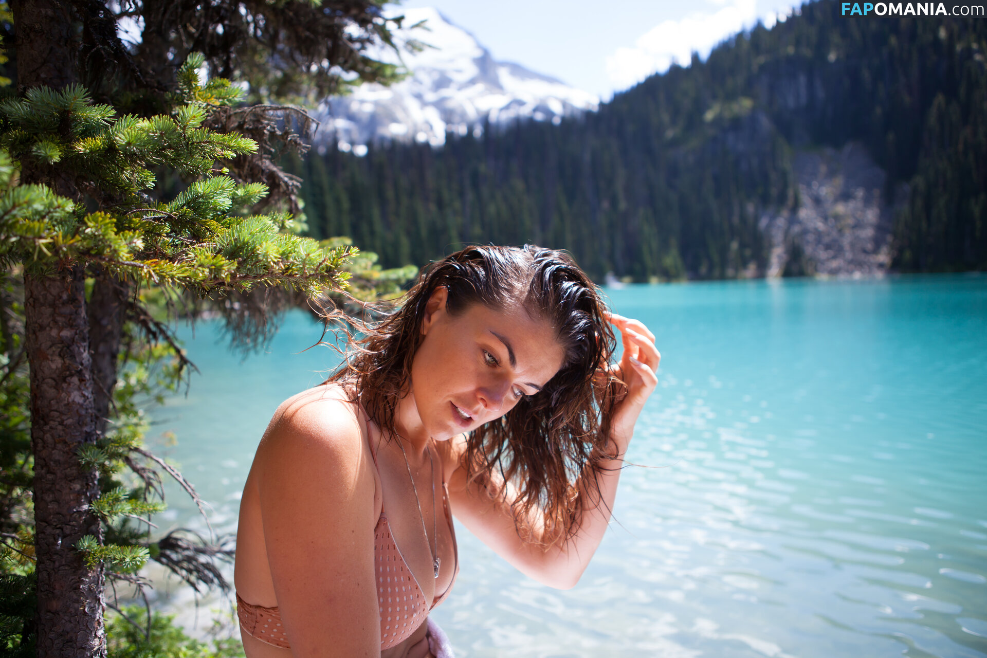 Serinda Swan Nudo Foto trapelata #188