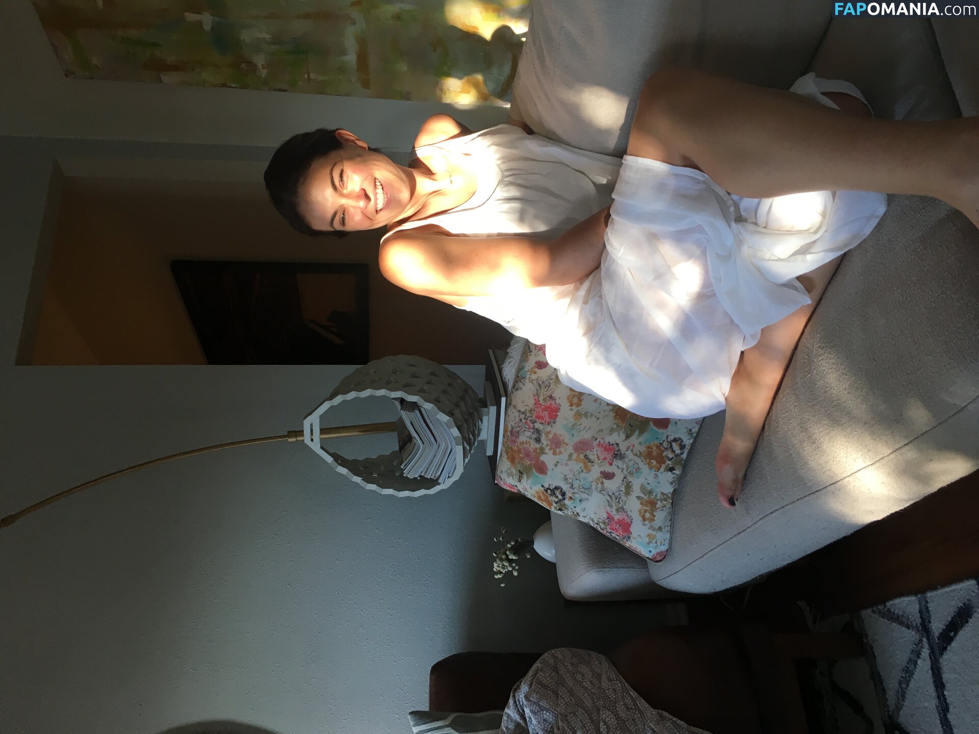 Serinda Swan Nudo Foto trapelata #207