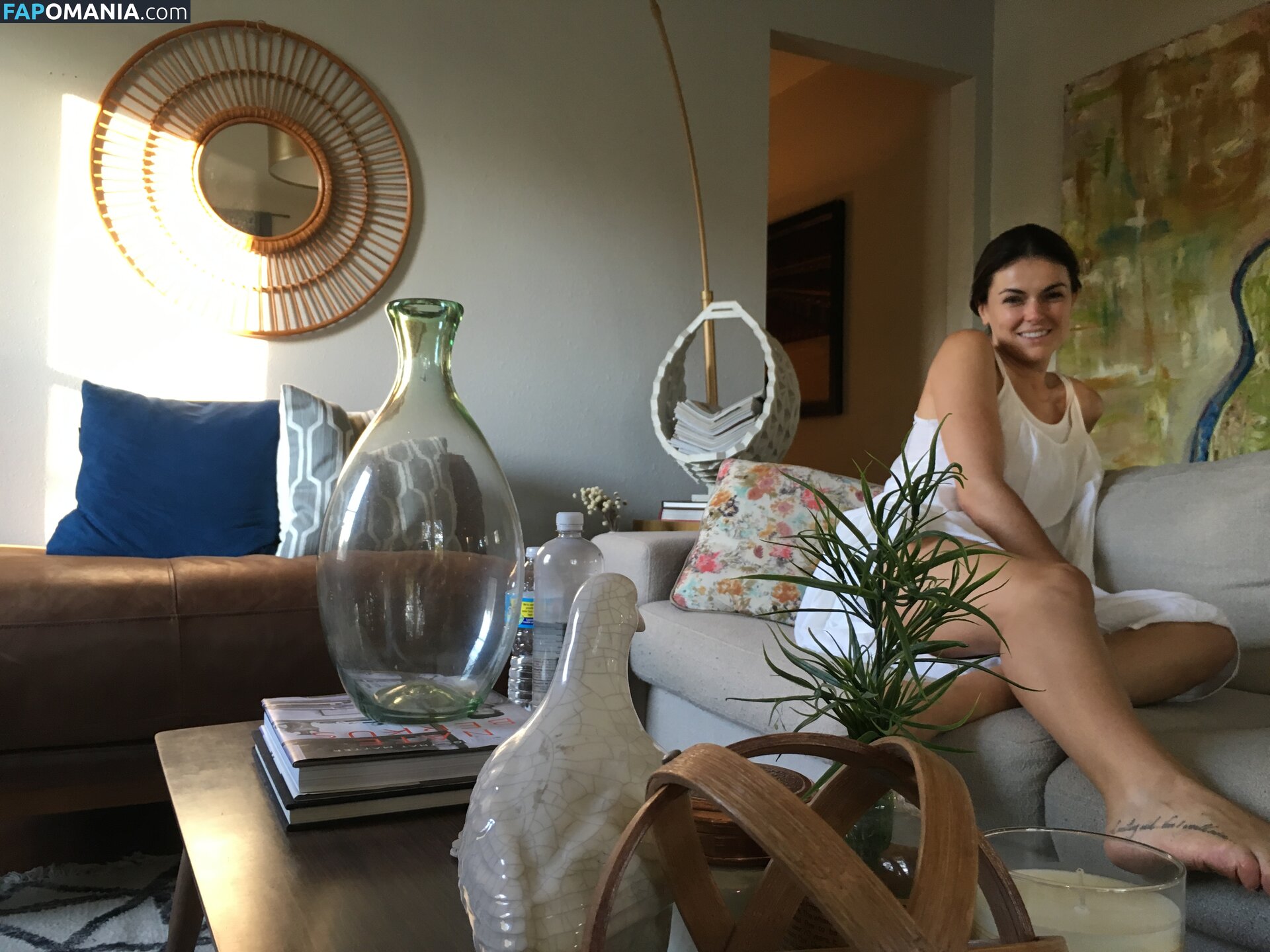 Serinda Swan Nudo Foto trapelata #219