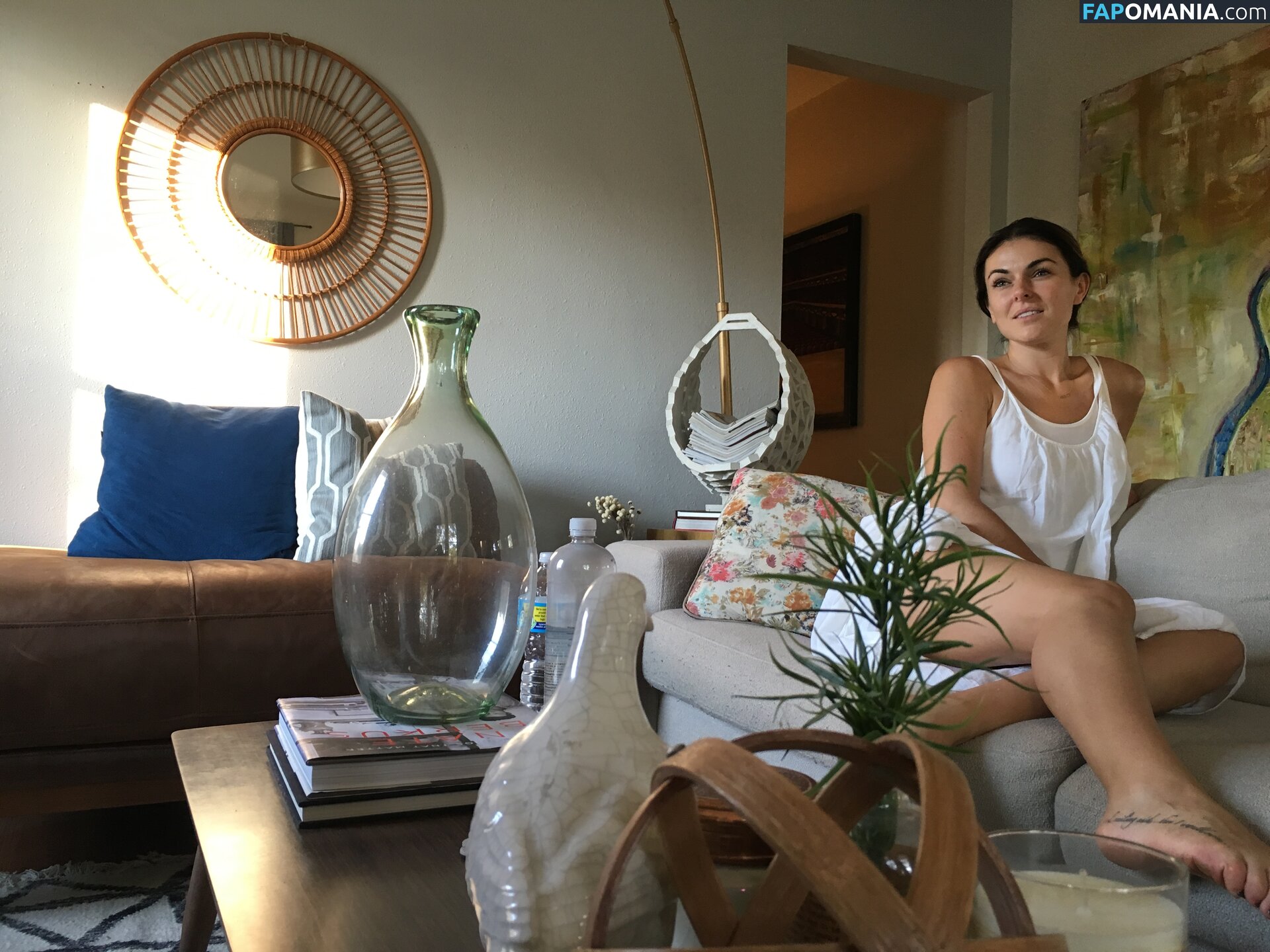 Serinda Swan Nudo Foto trapelata #224