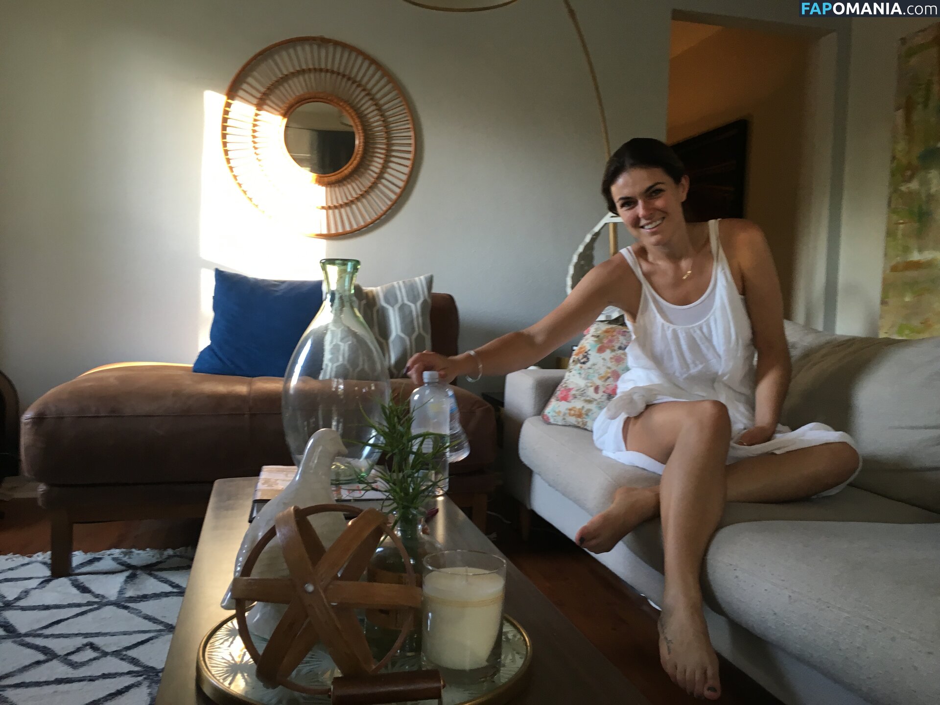 Serinda Swan Nudo Foto trapelata #233