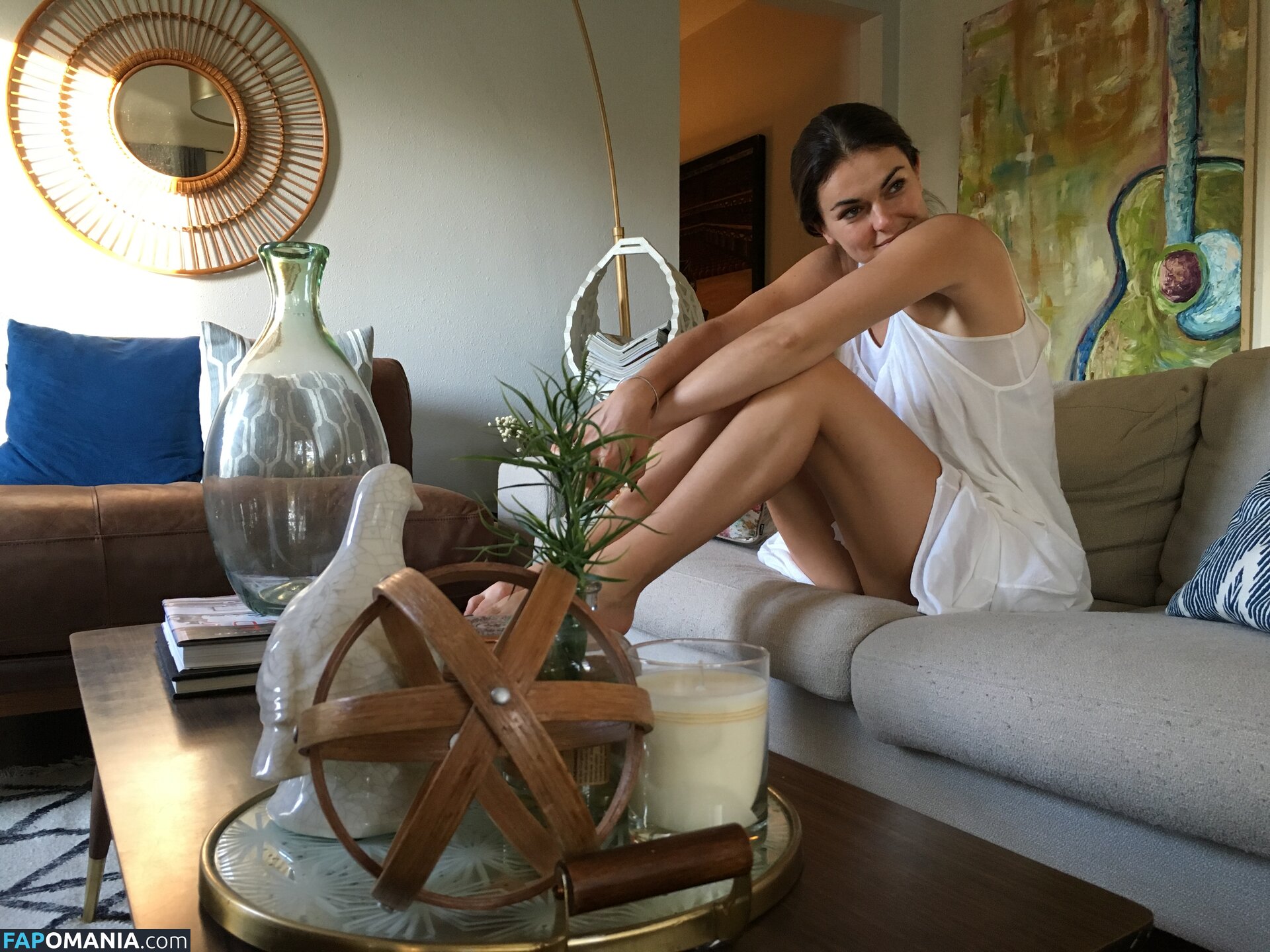 Serinda Swan Nudo Foto trapelata #249