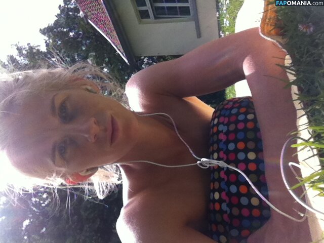 Sofia Jakobsson Nudo Foto trapelata #13