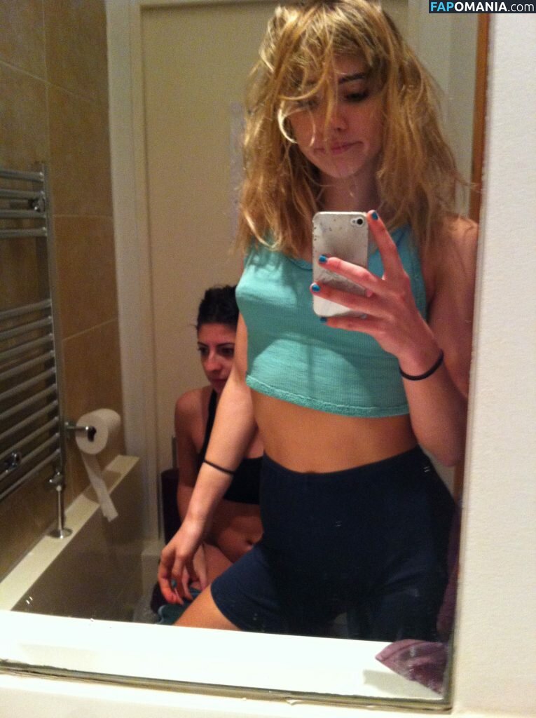 Suki Waterhouse Nudo Foto trapelata #46