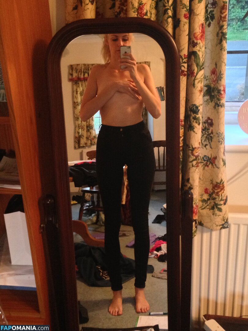 Tamsin Egerton Nudo Foto trapelata #1