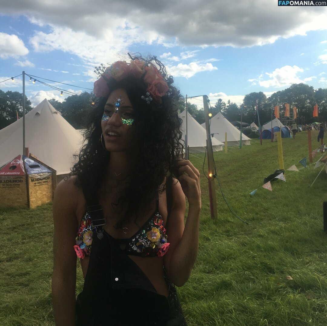Vick Hope Nudo Foto trapelata #216