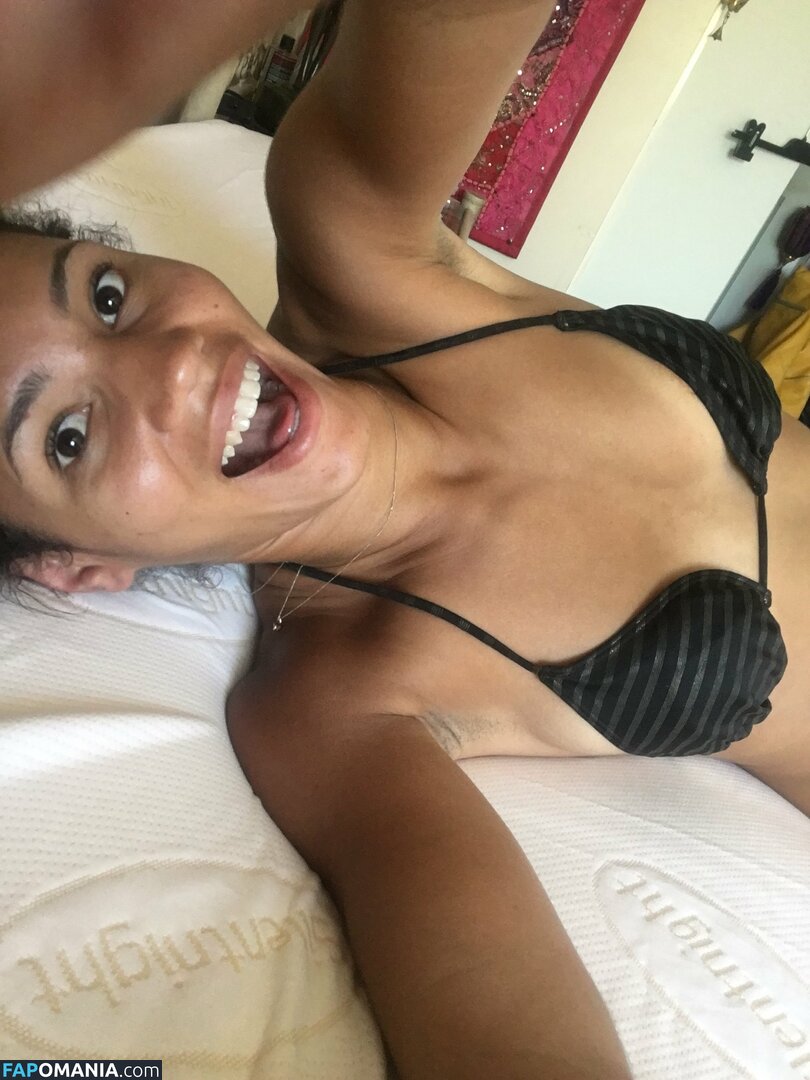 Vick Hope Nudo Foto trapelata #298