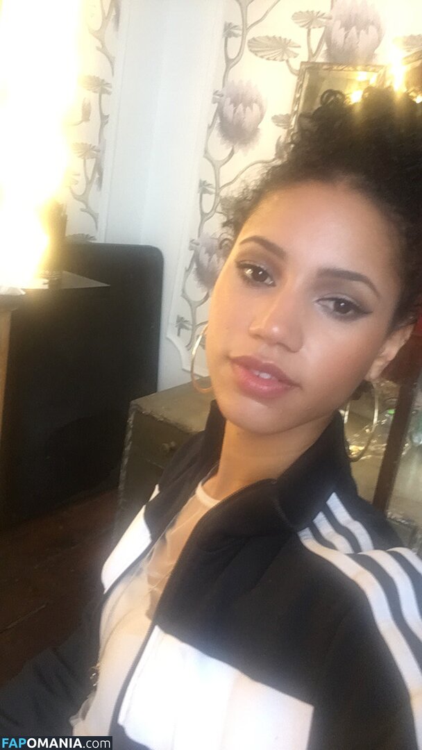 Vick Hope Nudo Foto trapelata #339