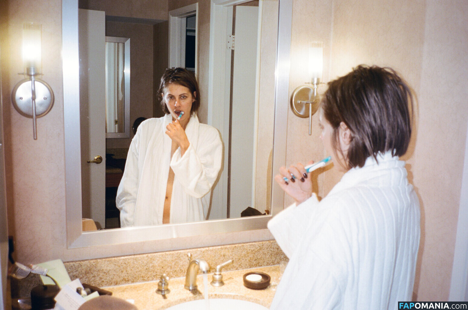 Willa Holland Nudo Foto trapelata #5