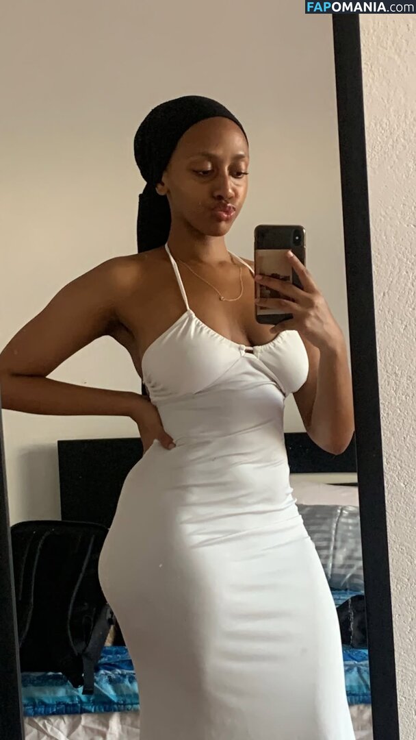 African Booty Meat / curvyandnatural Nudo OnlyFans  Foto trapelata #1