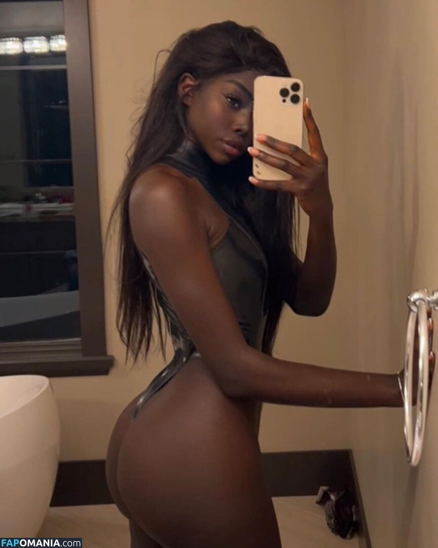 African Booty Meat / curvyandnatural Nudo OnlyFans  Foto trapelata #2
