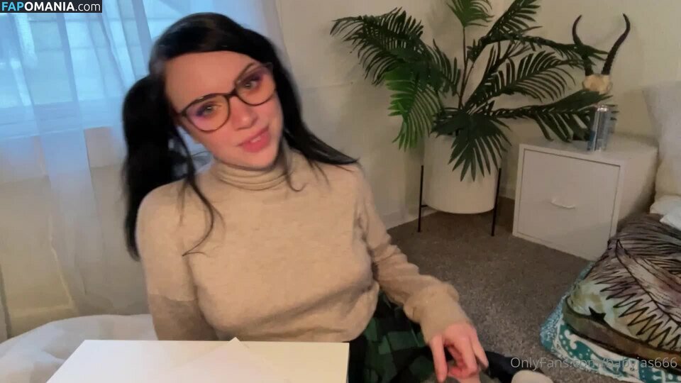 Ahptik / babyjas666 / babyjascb / girlfriends.girlfriend Nudo OnlyFans  Foto trapelata #108