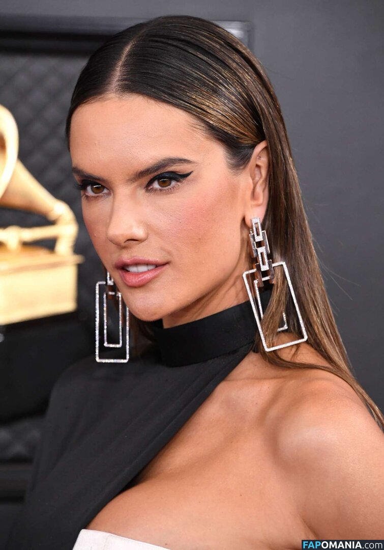 Alessandra / Alessandra Ambrosio / aleambrosio / alelovesanja / alessandraambrosio / https: Nudo OnlyFans  Foto trapelata #1598