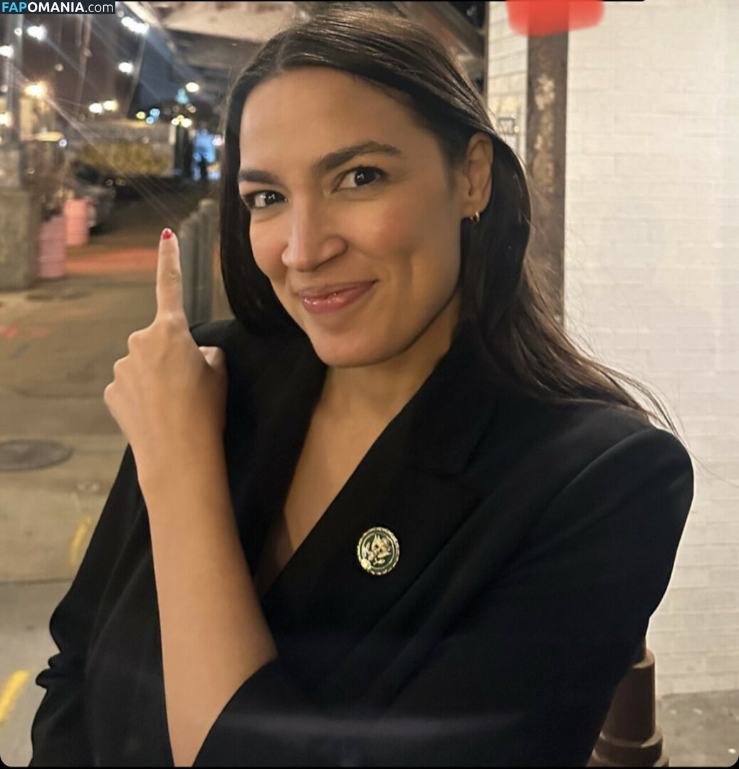 AOC / Alexandria Ocasio-Cortez Nudo OnlyFans  Foto trapelata #55