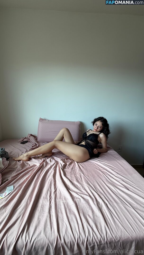 Alicatcua / Alicatcua_ Nudo OnlyFans  Foto trapelata #8