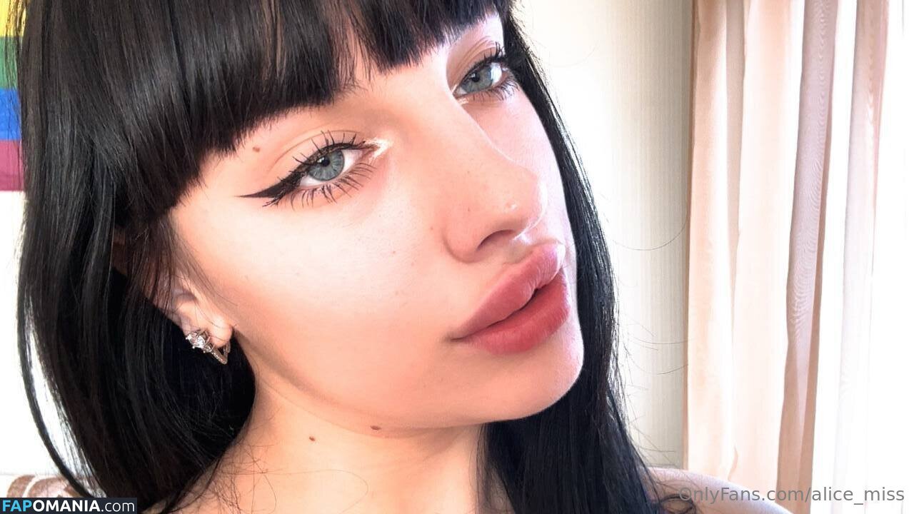 Alice / alice_miss / pineapplebrat Nudo OnlyFans  Foto trapelata #1