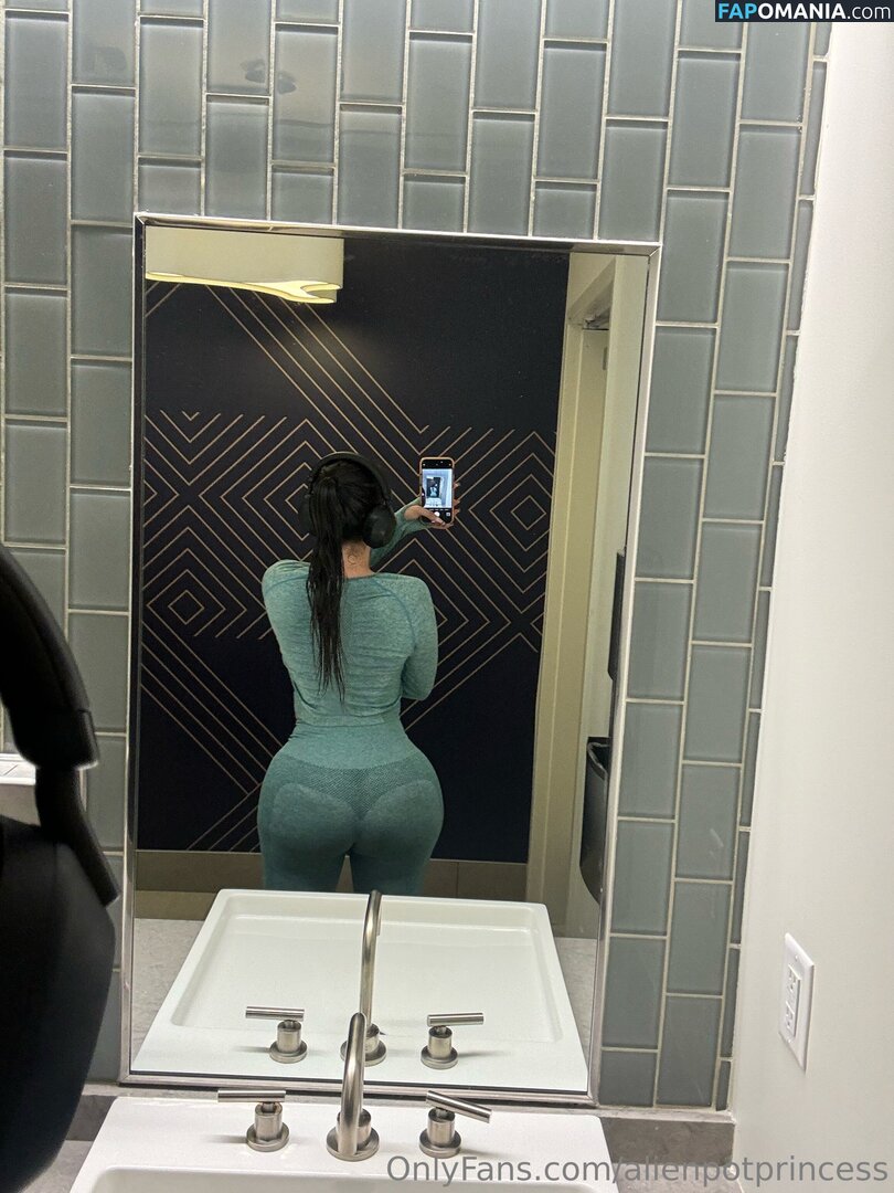AlienPotPrincess / _alienpotprincess_ Nudo OnlyFans  Foto trapelata #4