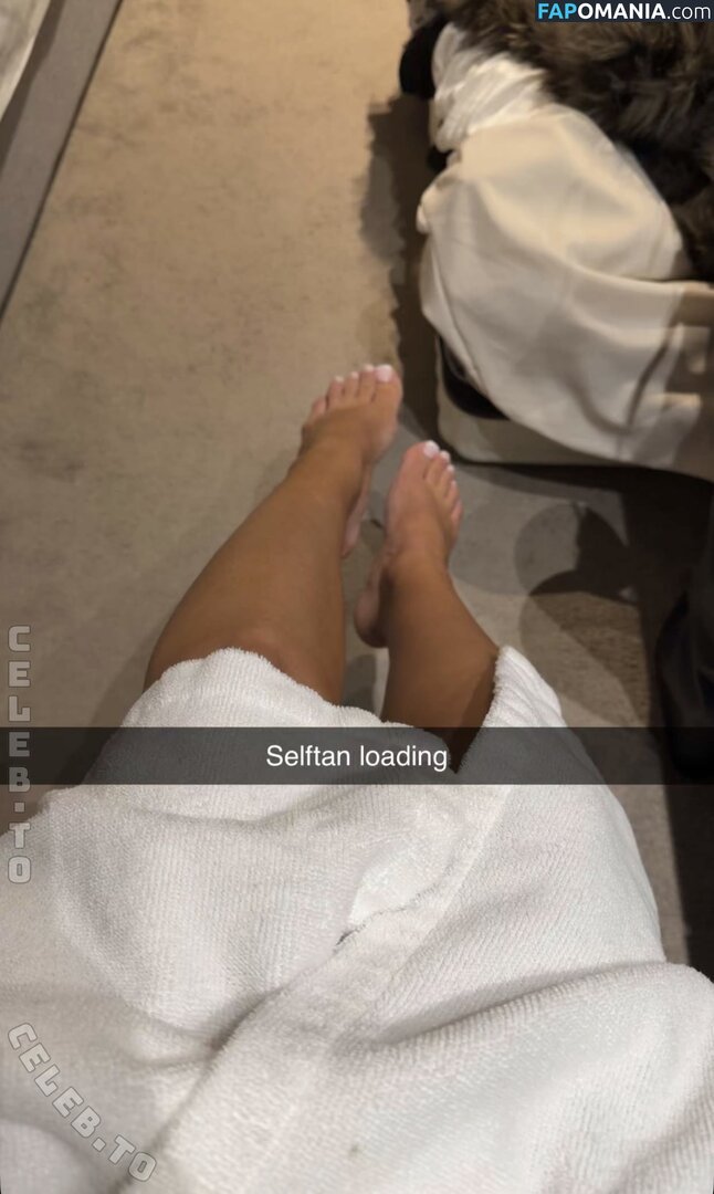 Almira Azemi / almira.azz / almirra.az Nudo OnlyFans  Foto trapelata #2