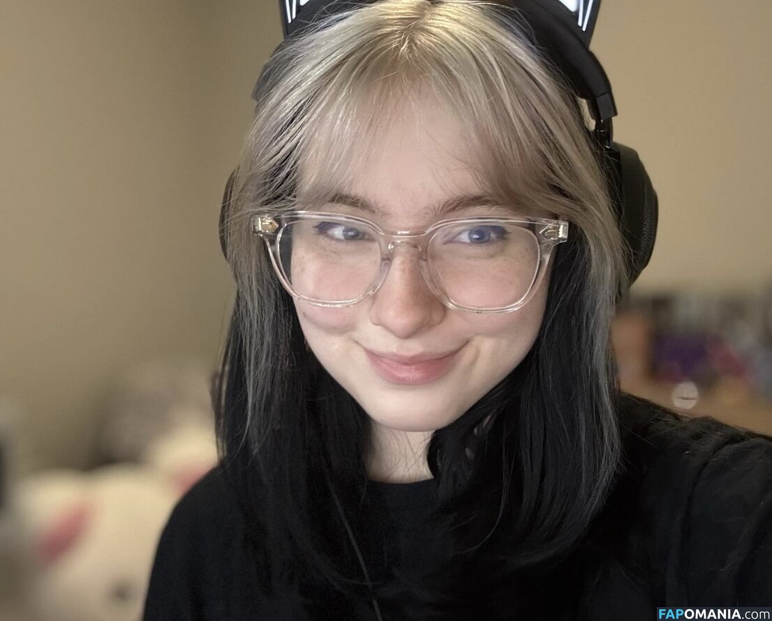 Alysa Liu / AlysaLiu / alysaxliu / https: Nudo OnlyFans  Foto trapelata #5