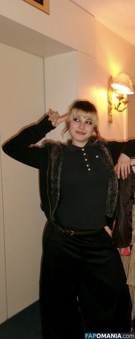 Alysa Liu / AlysaLiu / alysaxliu / https: Nudo OnlyFans  Foto trapelata #11