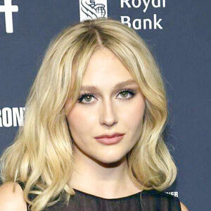 Alyvia Alyn Lind