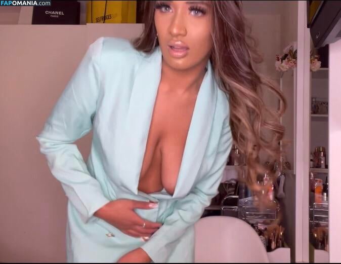 Amina Iqbal / xminaaa_ Nudo OnlyFans  Foto trapelata #1