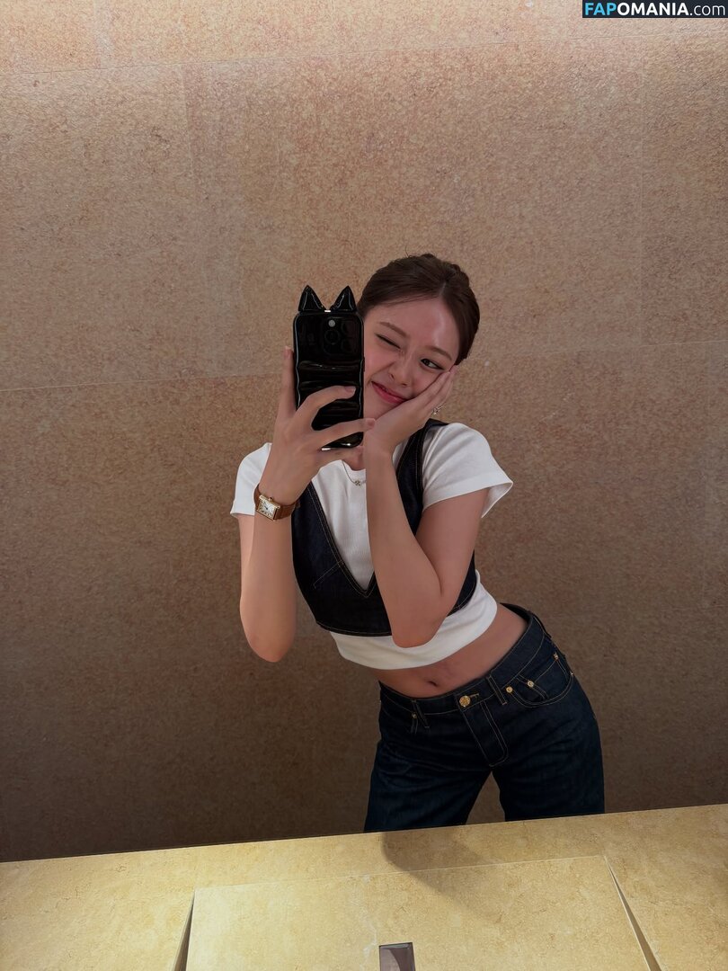 An IVE / An Yujin 안유진 | / _yujin_an Nudo OnlyFans  Foto trapelata #6