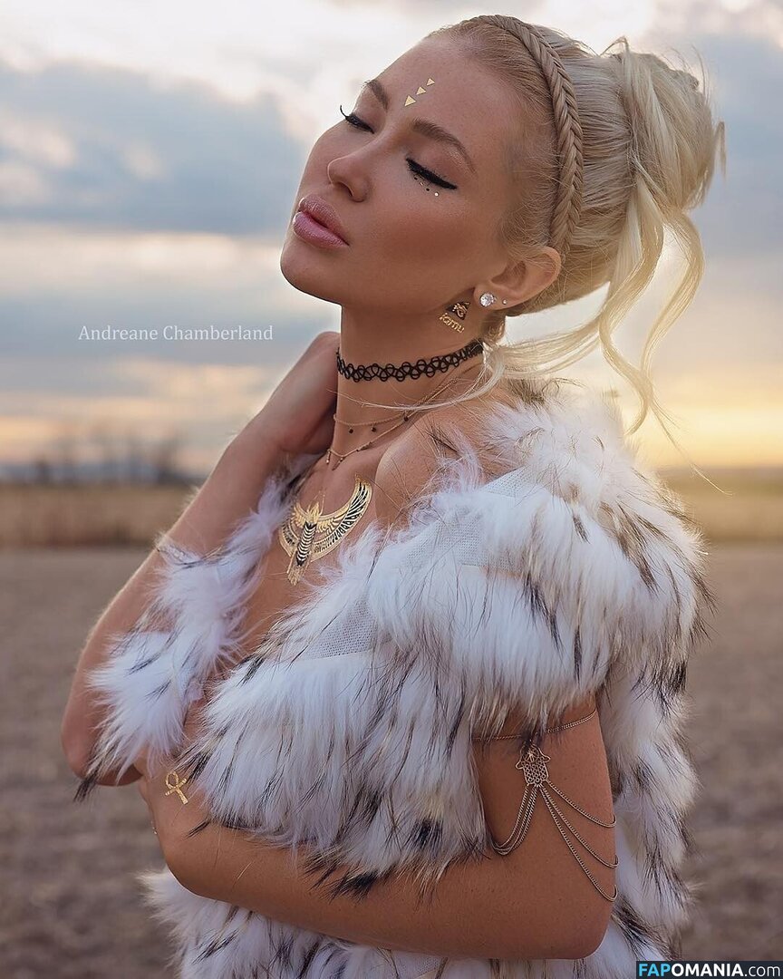 Andreane Chamberland / AndreaneC Nudo OnlyFans  Foto trapelata #5