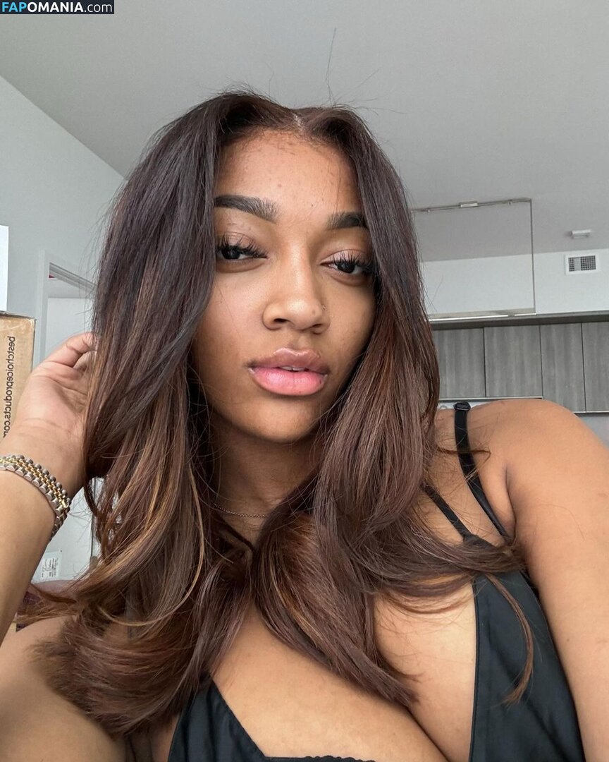 Angel Reese / Reese10Angel / angelreese10 / angelreesecenter Nudo OnlyFans  Foto trapelata #19