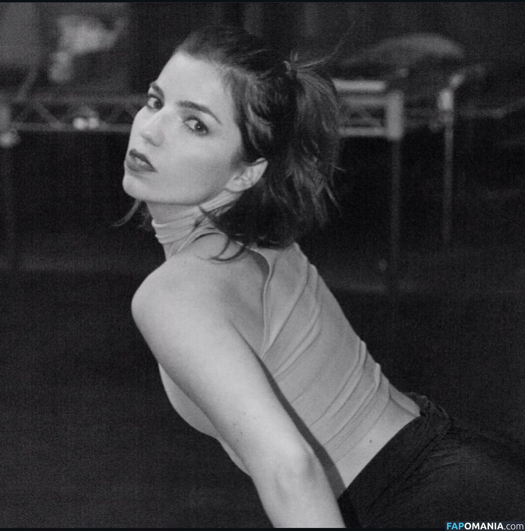 Angela Trimbur / angelatrimbur / angelatrimburdance Nudo OnlyFans  Foto trapelata #16