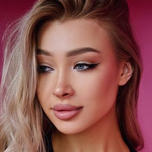 Angelie Dolly