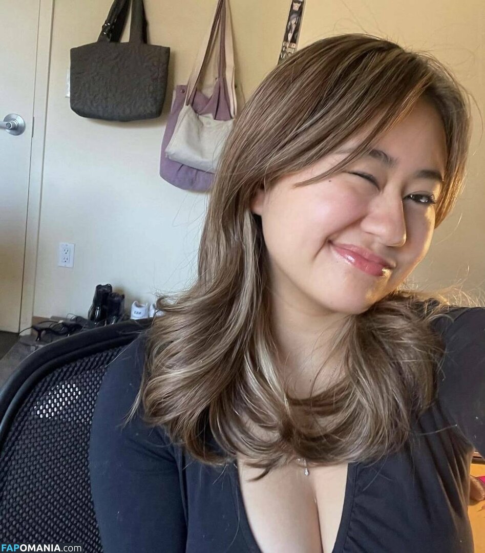 Angie Nguyen Nudo OnlyFans  Foto trapelata #3