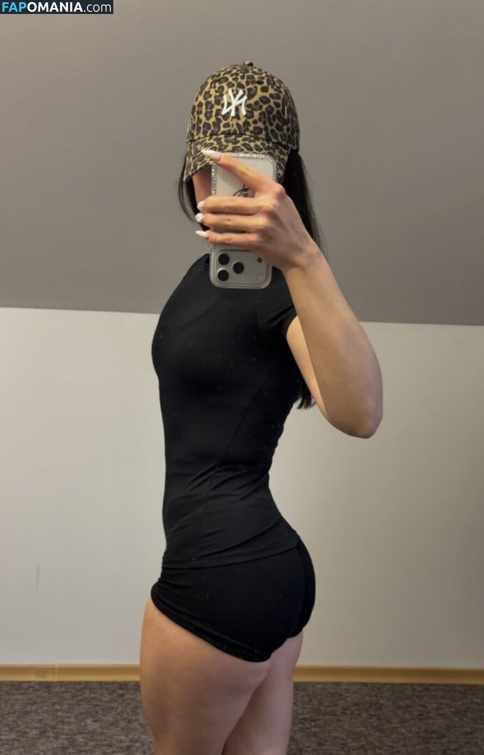 anna / annayvn / annayvn1 / https: / yvn1_ Nudo OnlyFans  Foto trapelata #2