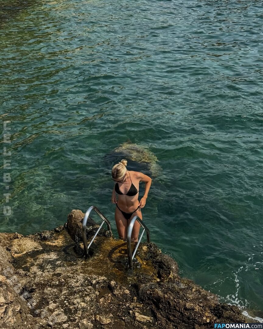 Anna Seidel / annaseidelshorttrack / darkredgrape Nudo OnlyFans  Foto trapelata #8