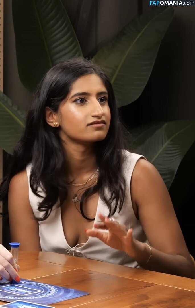 Arasha Lalani / arashalalani / arashalalani_ Nudo OnlyFans  Foto trapelata #2