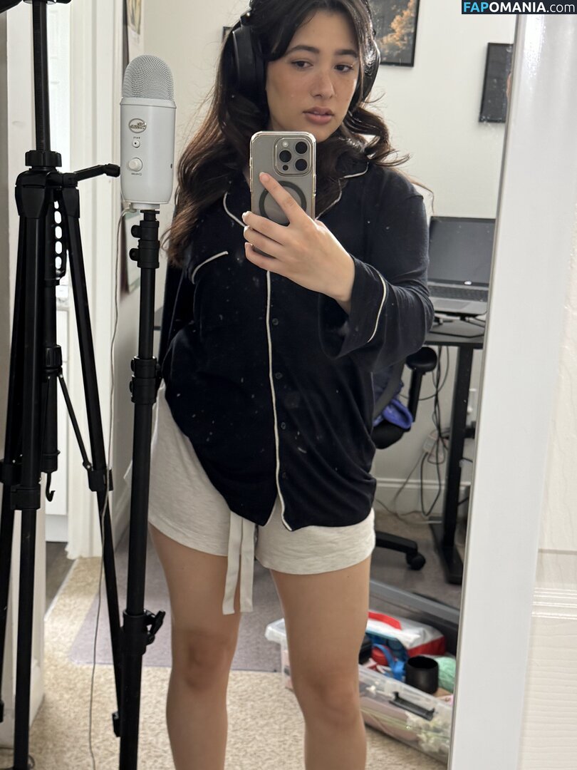 ASMR Viella / asmrvillafam / u150858621 Nudo OnlyFans  Foto trapelata #2