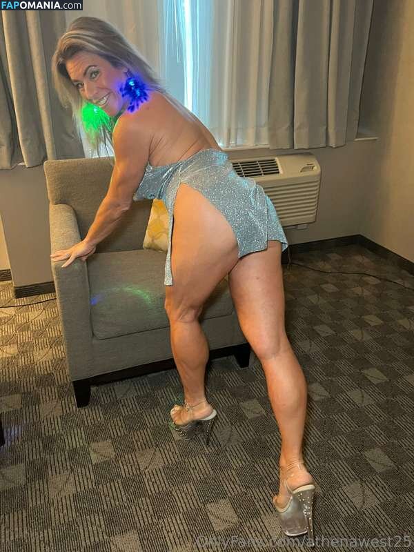 AthenaWest / athenawest25 / https: Nudo OnlyFans  Foto trapelata #18