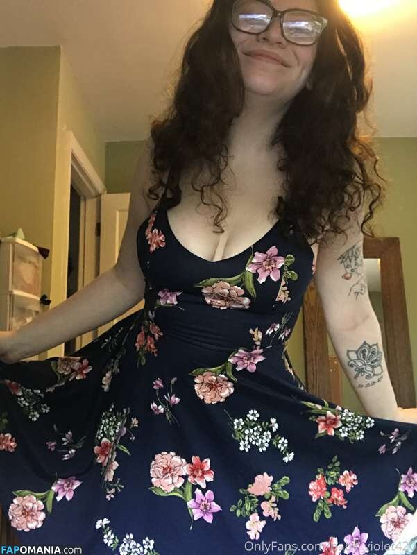 420baby_violet / BABY VIOLET / baby_violet420 / https: Nudo OnlyFans  Foto trapelata #8