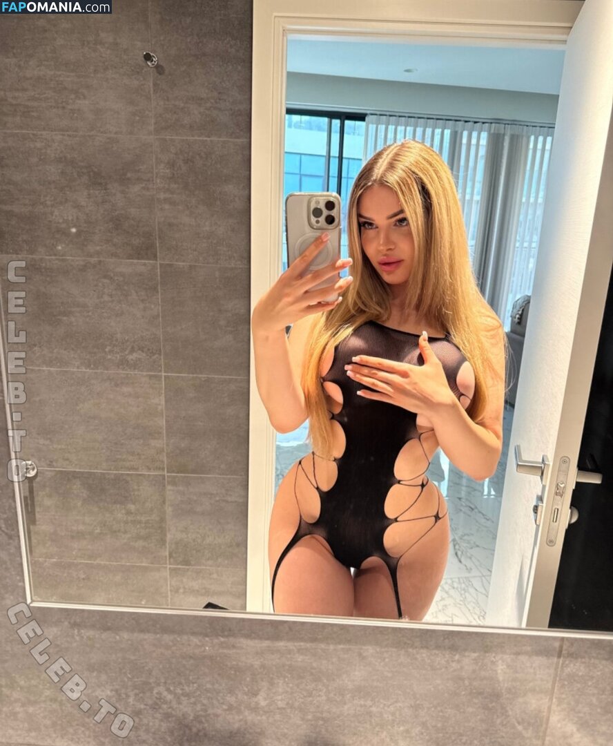 Barbie Stella / Barbiestella / Officalbarbieatella / Stellabarbyy Nudo OnlyFans  Foto trapelata #1