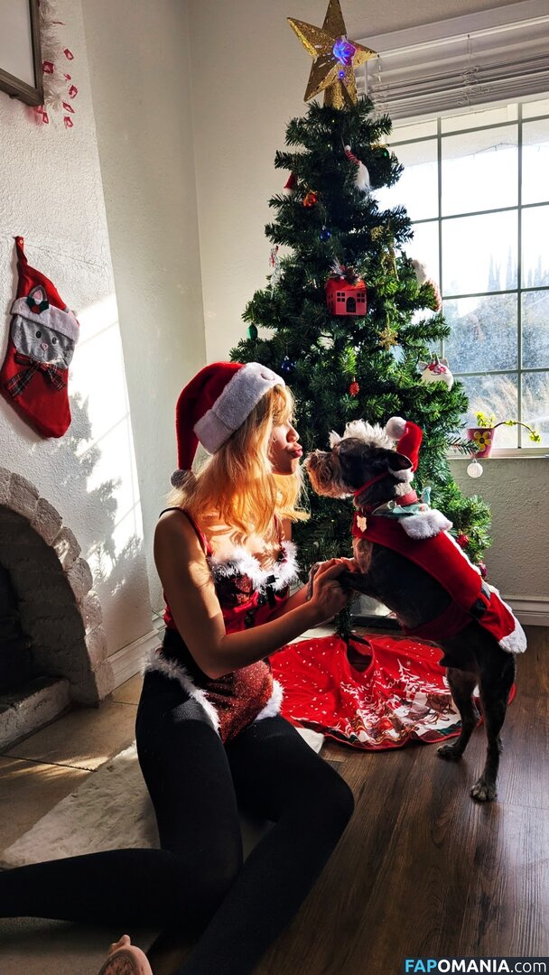 Aquentine / Bessy Q / Final Girlz / Justa Queen / Quynh Văn / _bessy.q_ Nudo OnlyFans  Foto trapelata #14