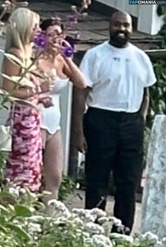 Bianca Censori / bianca.censori_official / biancacensori_official Nudo OnlyFans  Foto trapelata #1038