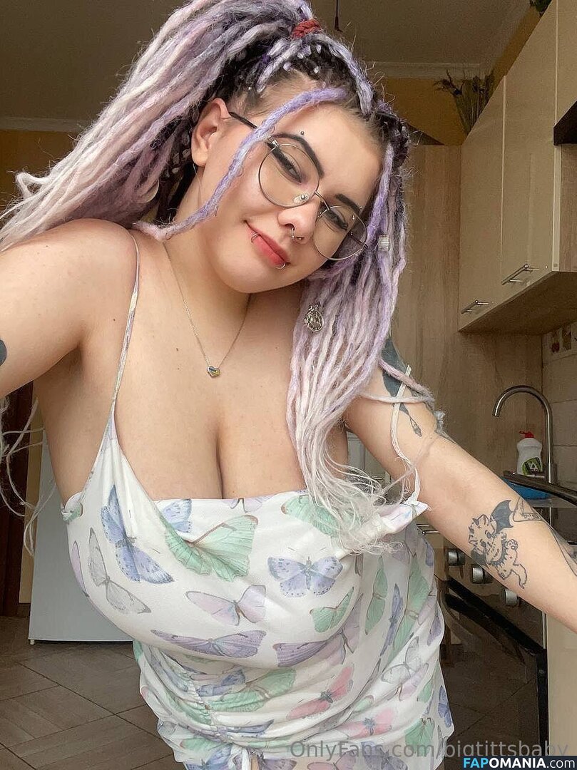 big.tits.baby.on.holiday / bigtittsbaby Nudo OnlyFans  Foto trapelata #1