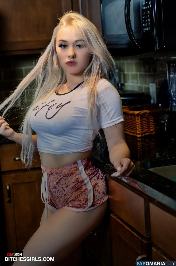 BluTube / orchidsandhoney / therealroyalblu Nudo OnlyFans  Foto trapelata #72