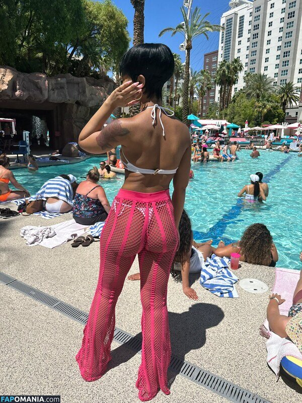 Melodic_Network_8958 / __Bombshell__ / bombshell.xx / bombshell228 Nudo OnlyFans  Foto trapelata #29