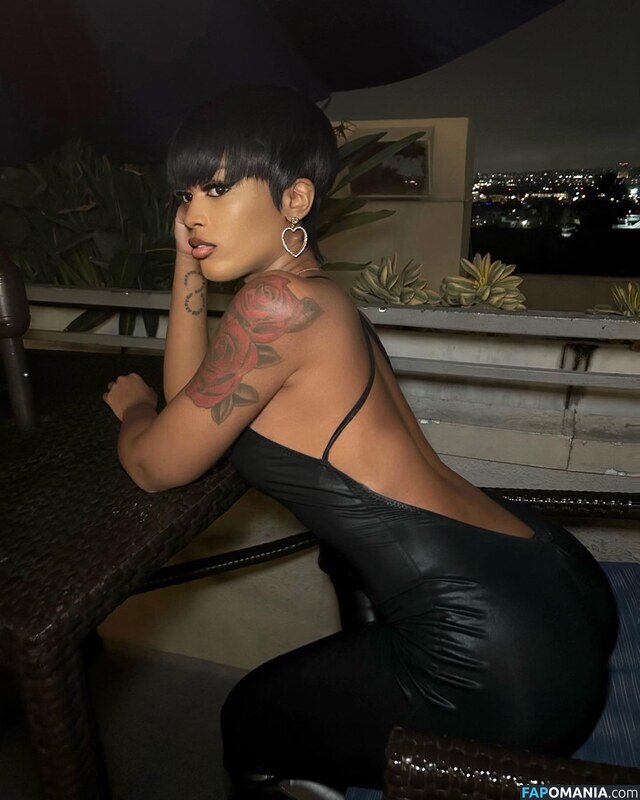 Melodic_Network_8958 / __Bombshell__ / bombshell.xx / bombshell228 Nudo OnlyFans  Foto trapelata #30