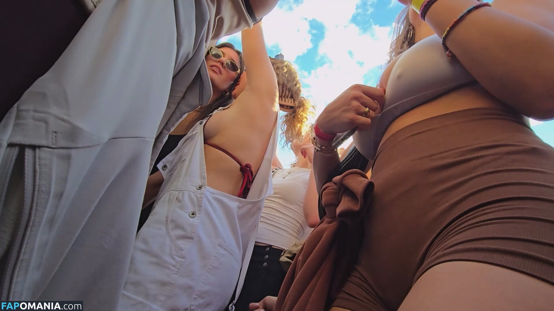 CANDID Boobs / bouncy / braless / cleavage / downblouse / jiggly Nudo OnlyFans  Foto trapelata #17