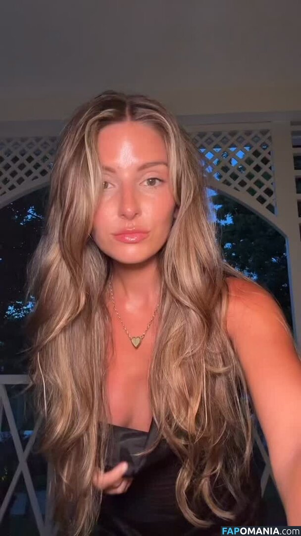 Carla Bezanson / carlabezanson Nudo OnlyFans  Foto trapelata #3