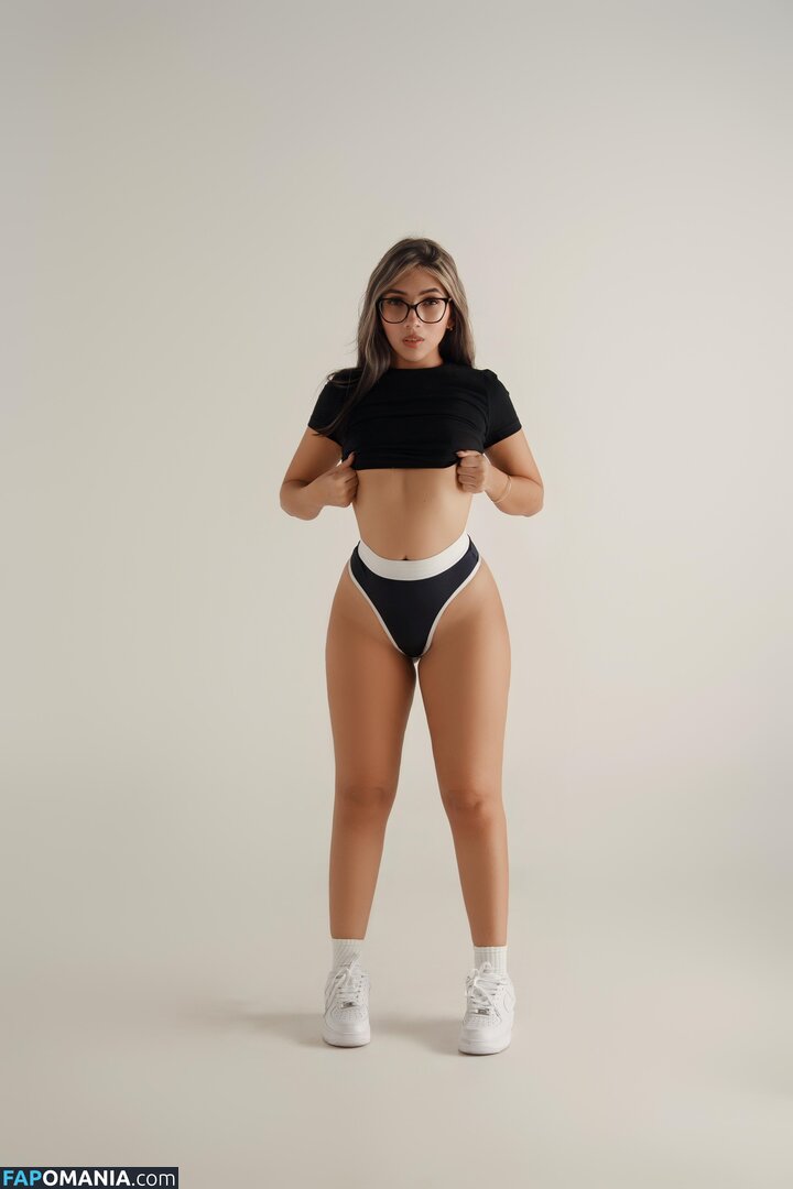 caro_martinezz / https: Nudo OnlyFans  Foto trapelata #2