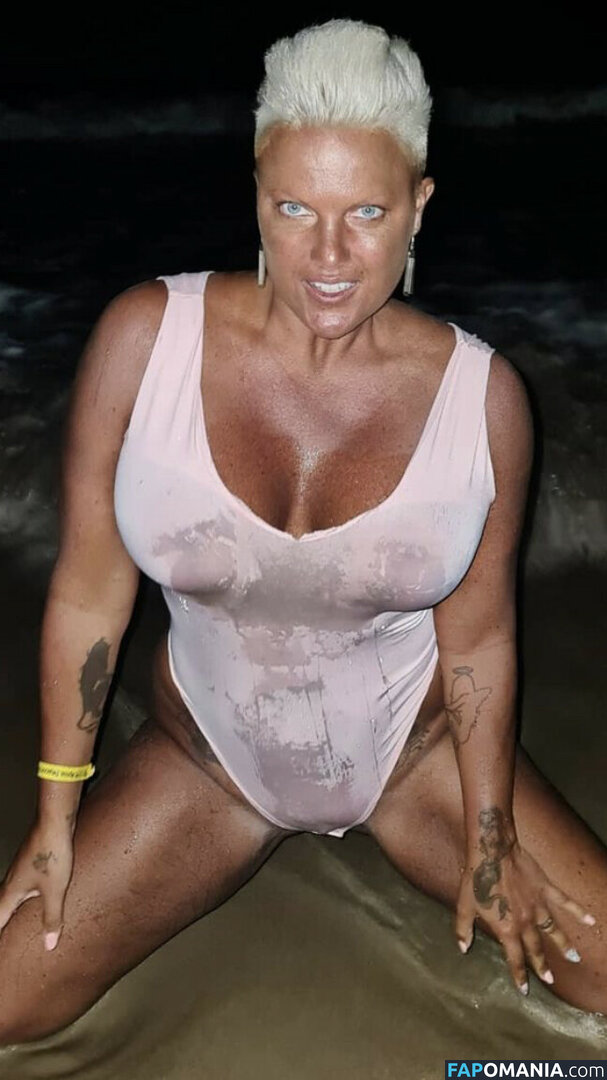 Caroline Öberg / carrooberg Nudo OnlyFans  Foto trapelata #2