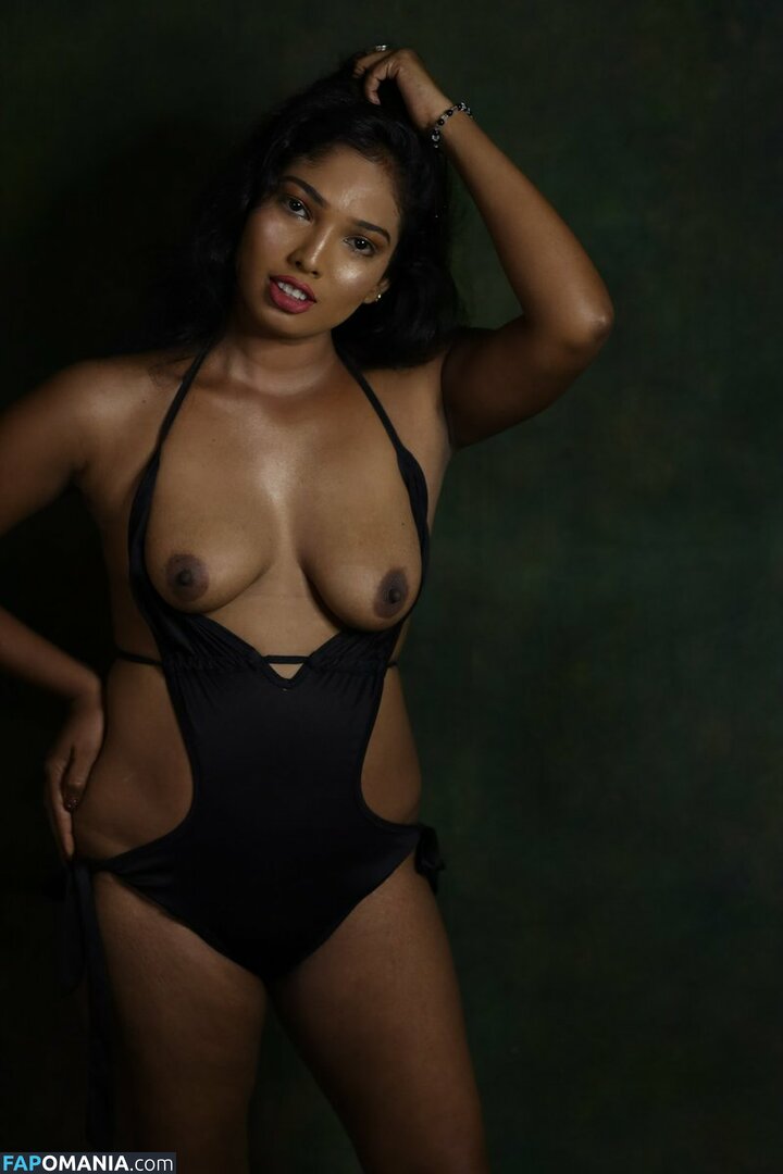 Chandrika Desai / Chandrika Passionica Nudo OnlyFans  Foto trapelata #1093